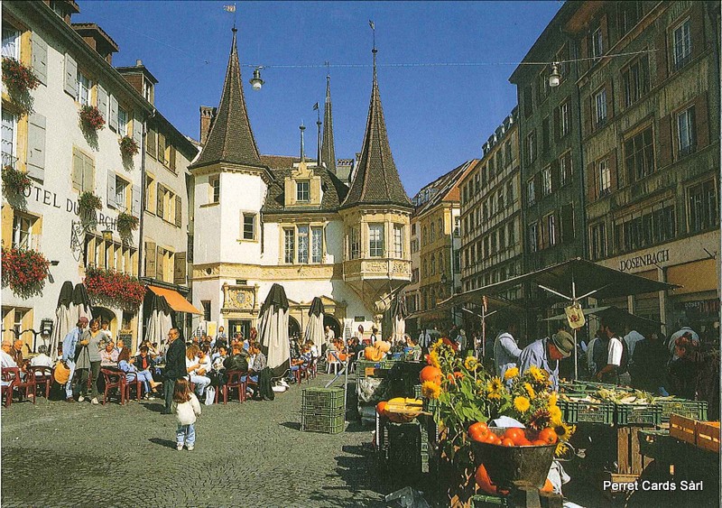 Postcards 20298 Neuchâtel, Place des Halles, Le Marché